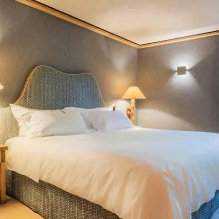 6br Spacious Chalet With Sauna Villa